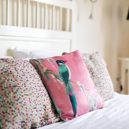 Spacious 1 Bed Oxford Street Apartment - Sleeps 4 London Exteriör bild