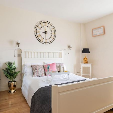 Spacious 1 Bed Oxford Street Apartment - Sleeps 4 London Exteriör bild