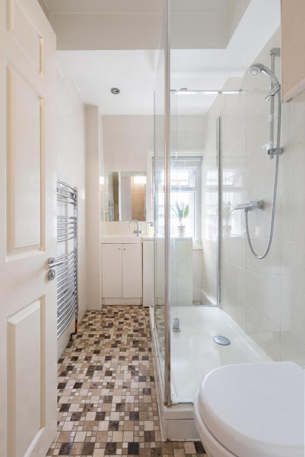 Spacious 1 Bed Oxford Street Apartment - Sleeps 4 London Exteriör bild